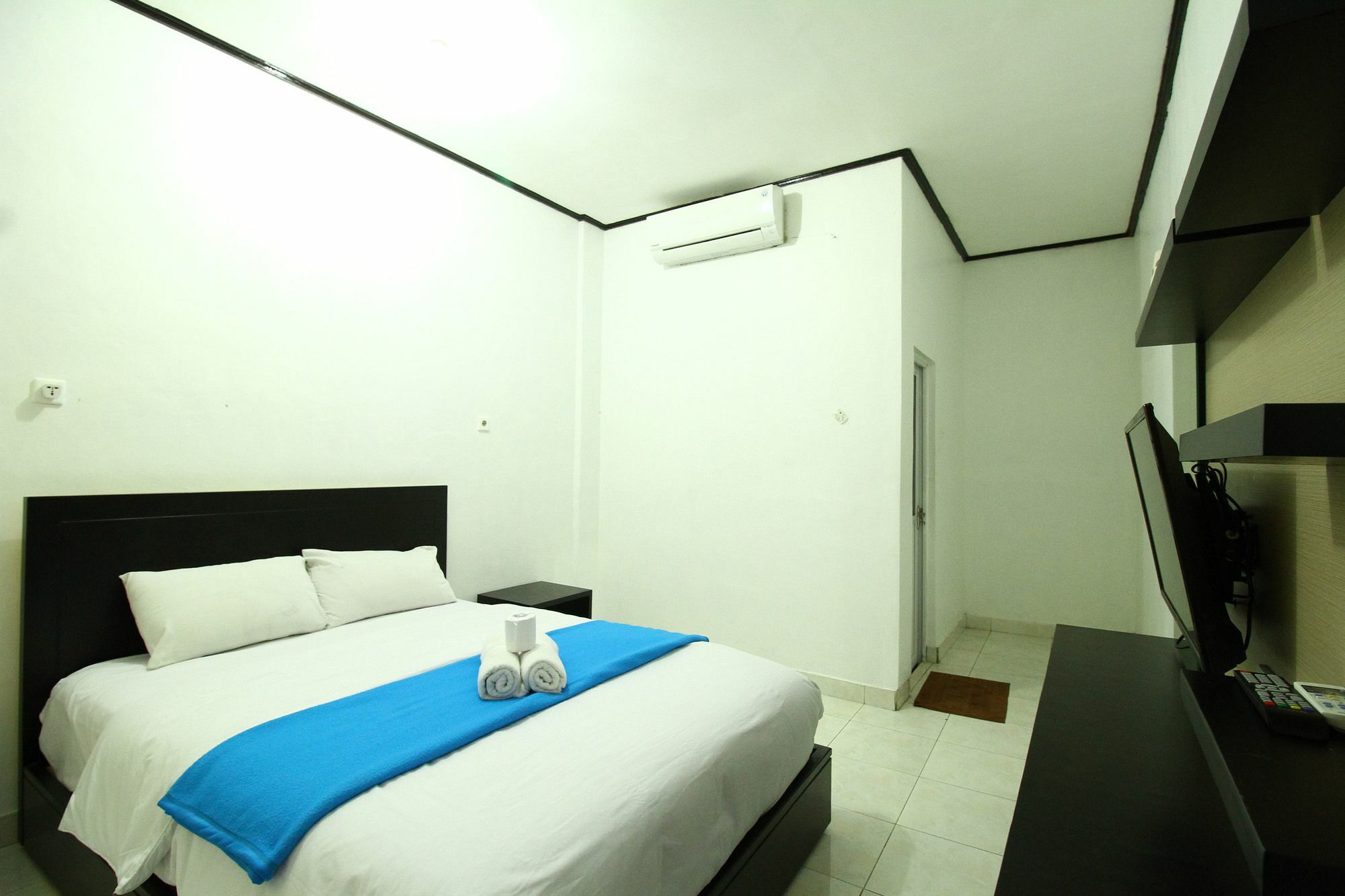 Dua Dara Inn Kuta Legian Exterior foto