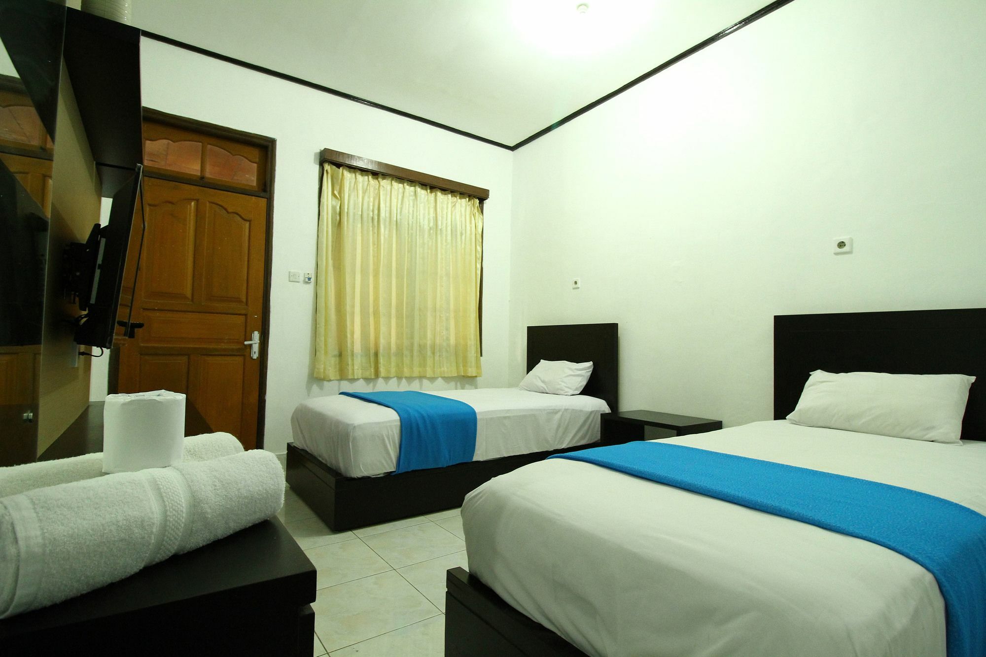 Dua Dara Inn Kuta Legian Exterior foto