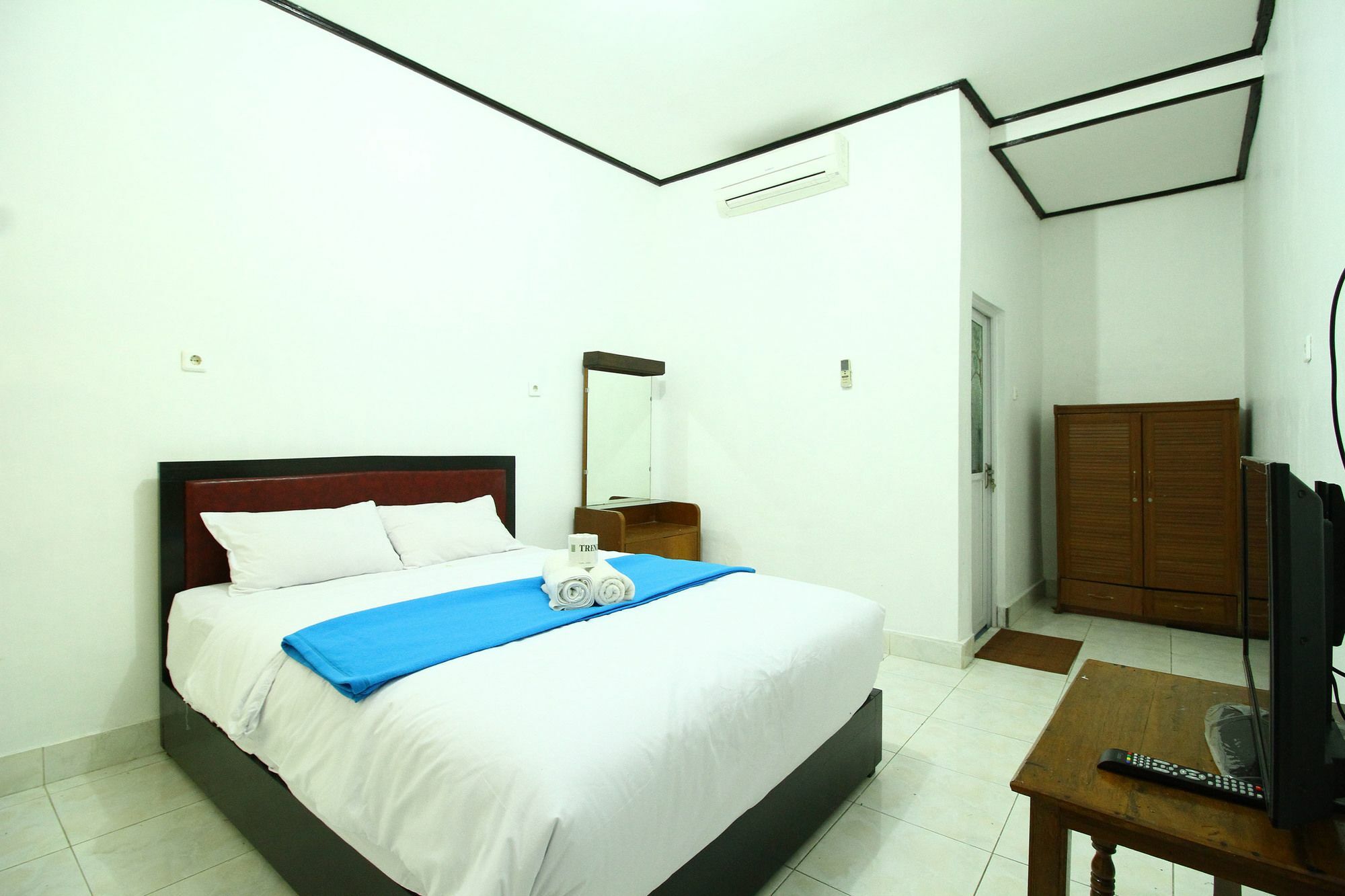 Dua Dara Inn Kuta Legian Exterior foto
